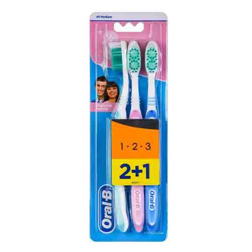 مسواک اورال بی ORAL-B 1.2.3 Delicate White با برس متوسط بسته 3 عددی مسواک اورال بی 1.2.3 Delicate White با برس متوسط بسته 3 عددی - Image 1